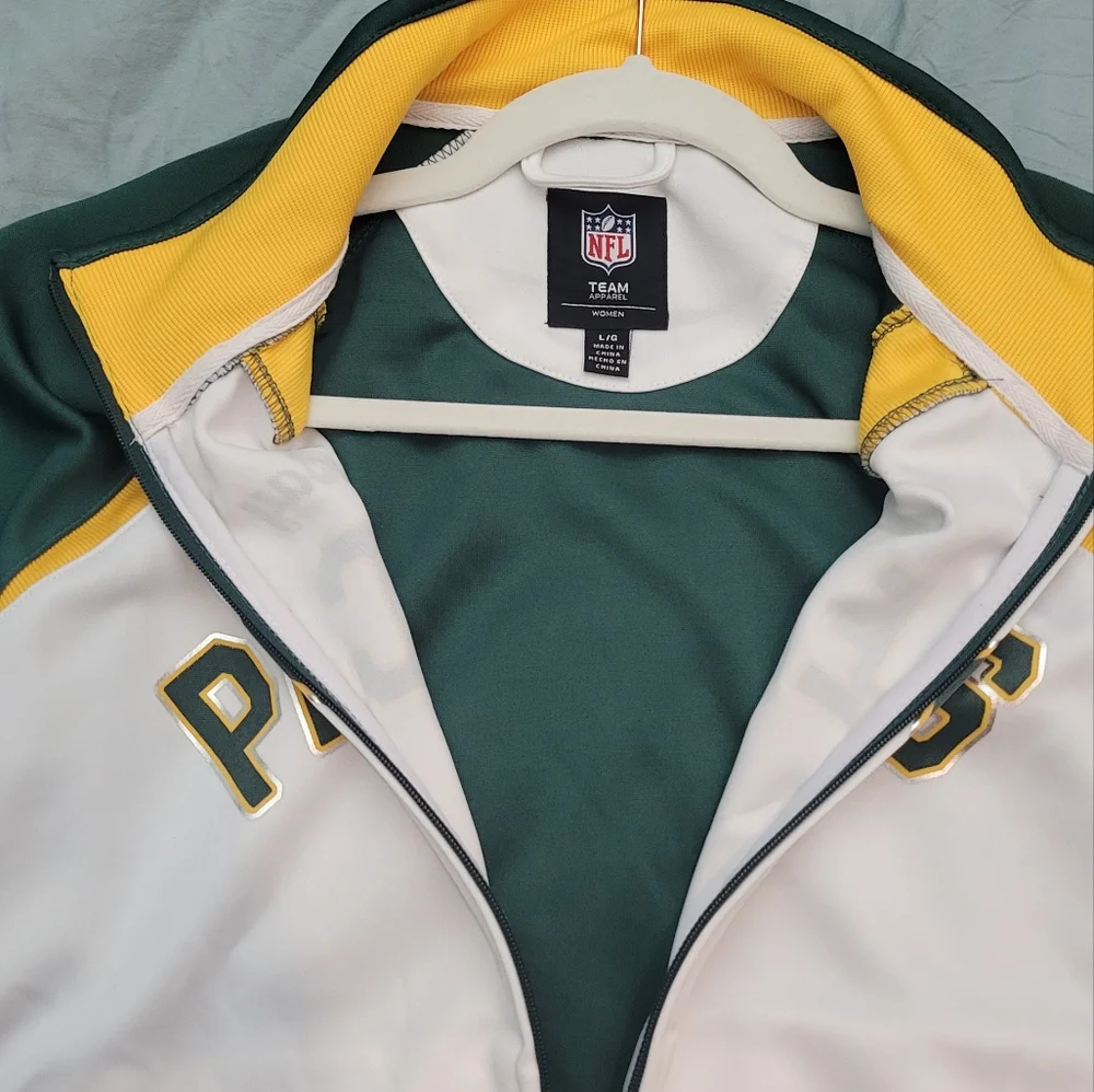 Green Bay Packers Jacket - Picture 3 of 7